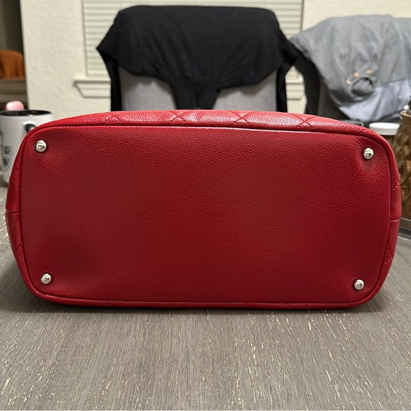 Chanel shopping tote - Picture 12 of 16